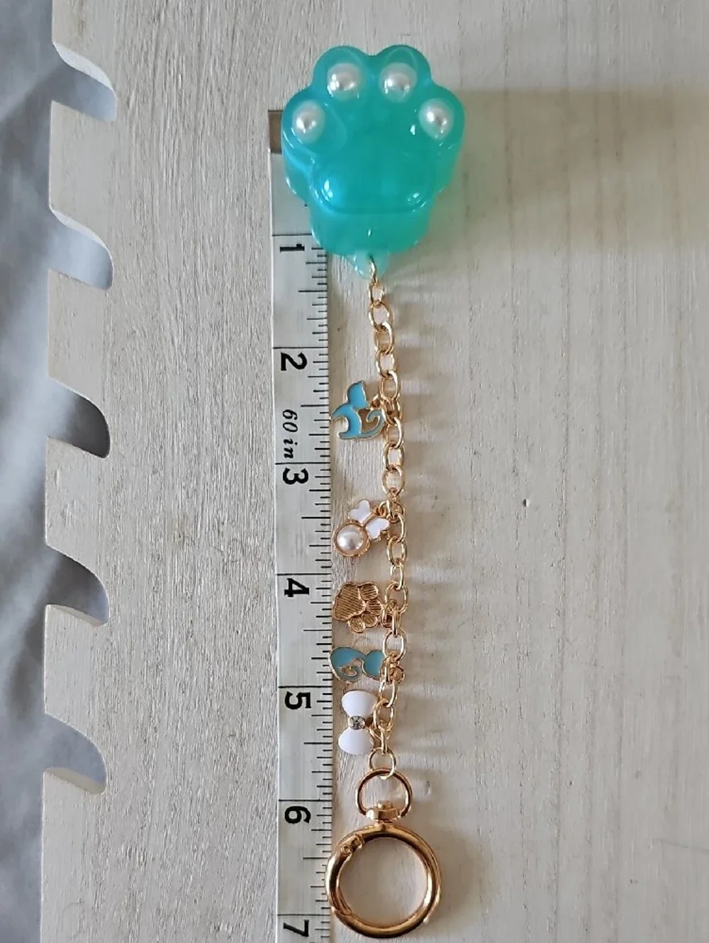 Gold Tone Cat Charm Keychain